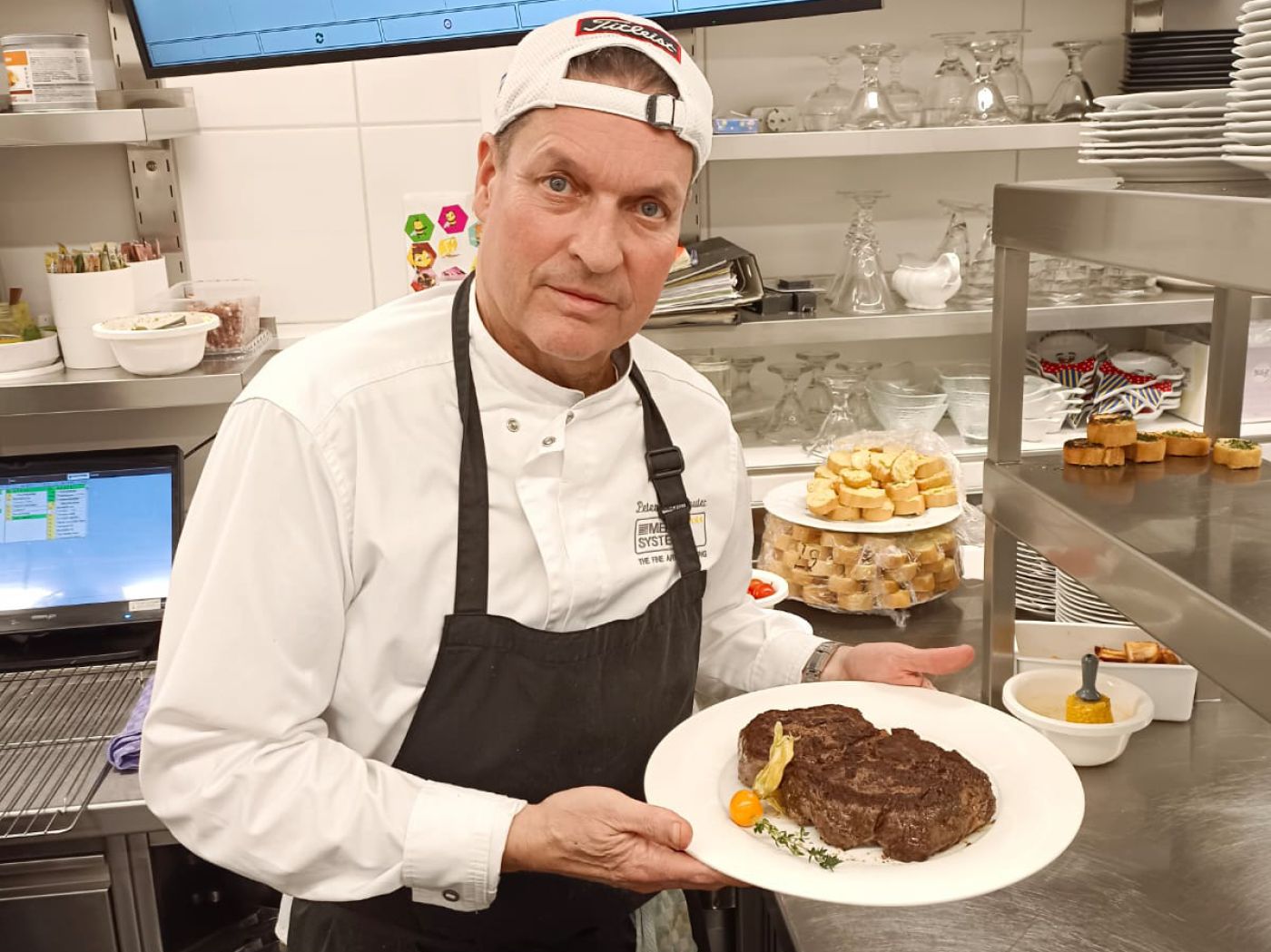 Restaurant Holzerstubn Ehrwald Peter Mit Steak 1