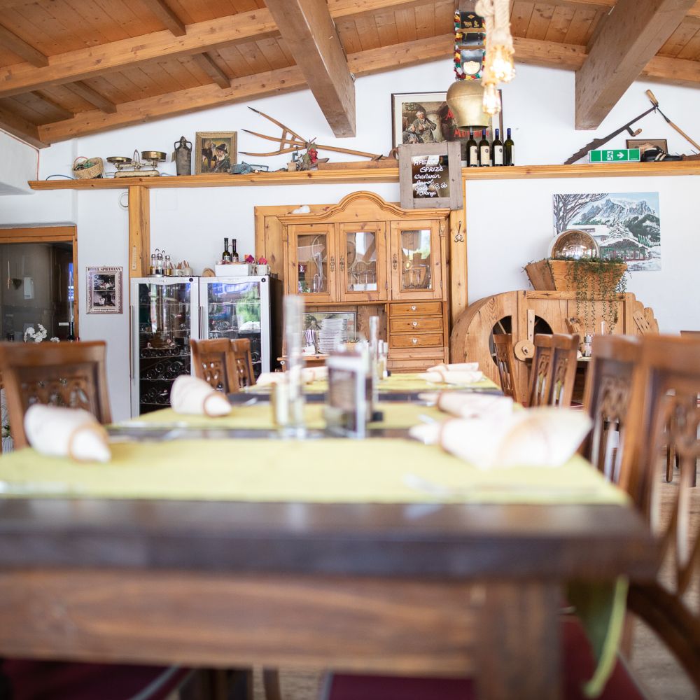 Ehrwald Restaurant Holzerstubn Bierstadl Im Wintergarten